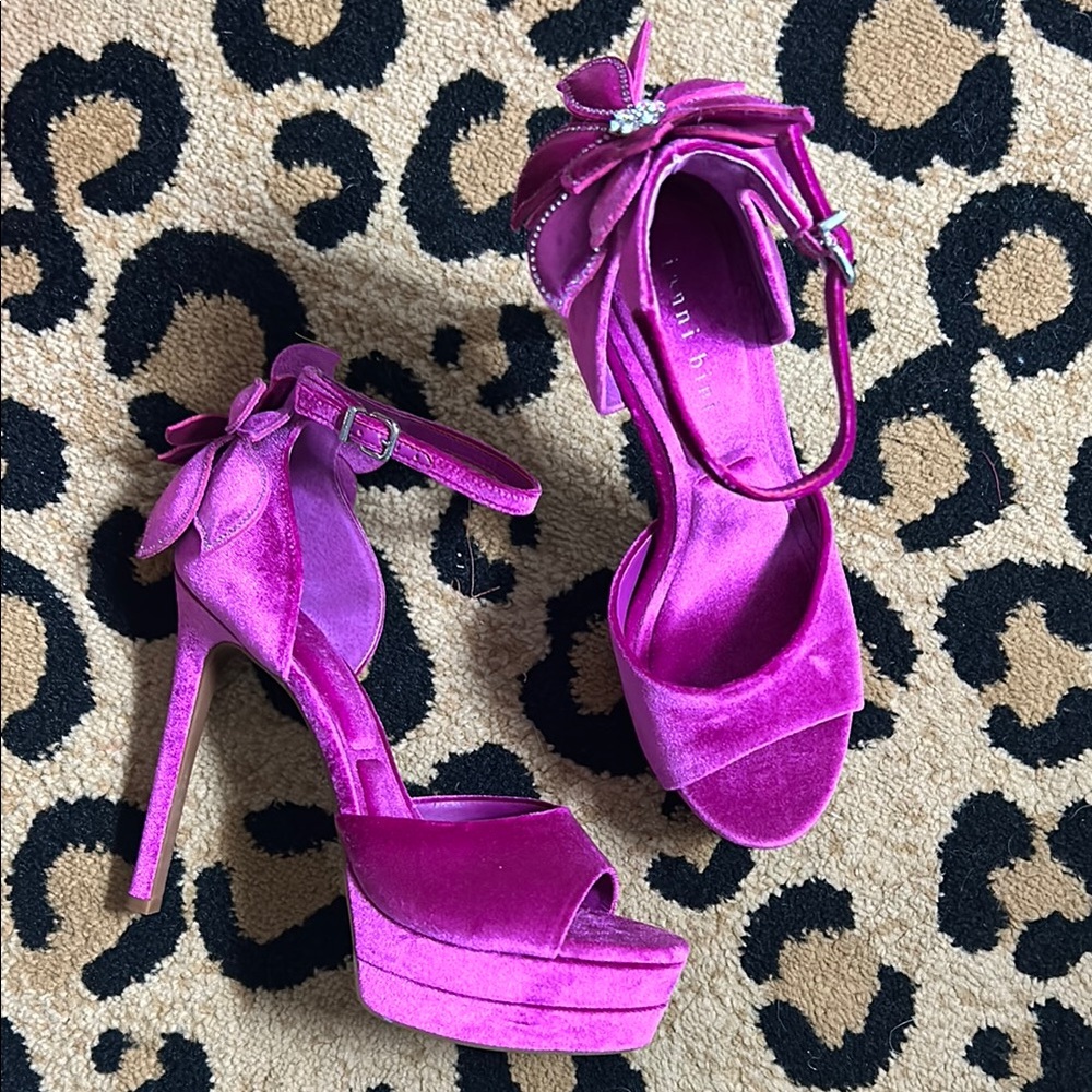Gianni Bini Pink Platform Fuchsia Petal Stones Heels